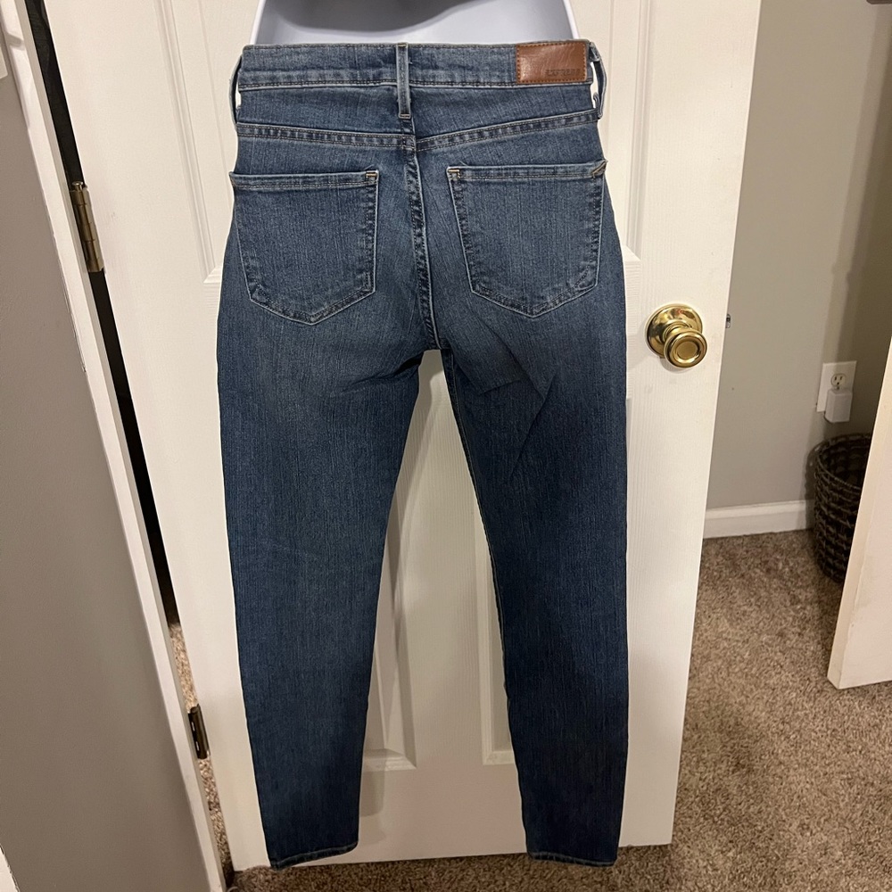 Express Mid Rise Jegging Size 2 - Picture 3 of 5
